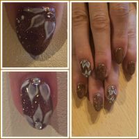 Blumendesign mit Glitzer braun Nageldesign