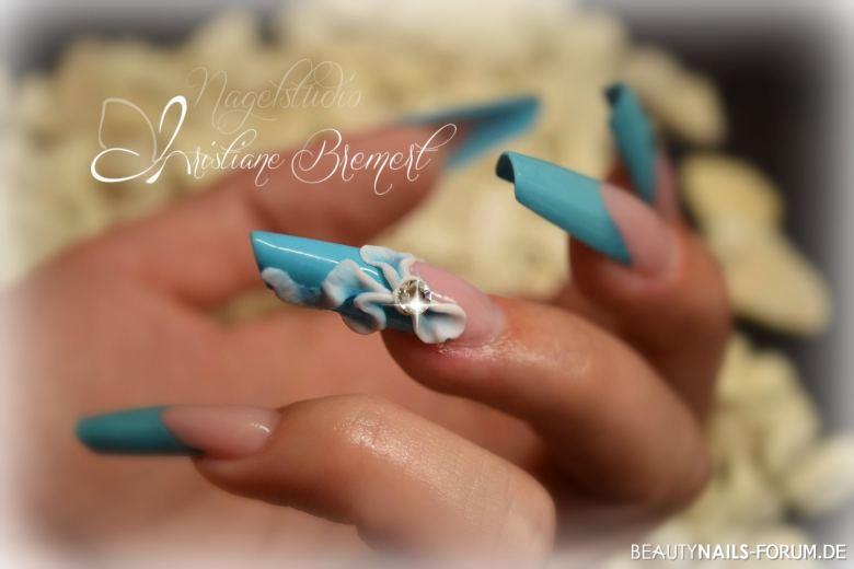 Bow Nails Nageldesign - Neumodellage über Schablone. Gearbeitet mit Crystal Nails Nailart
