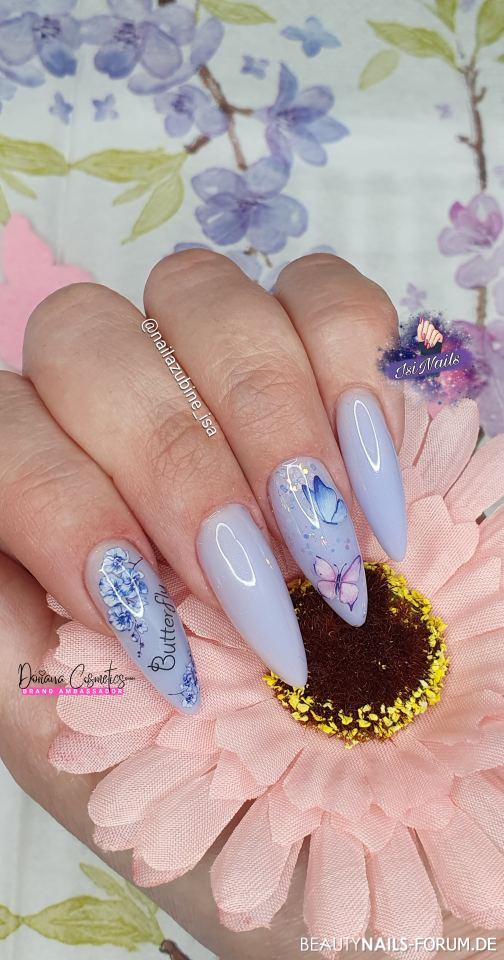 Butterfly Nails Nageldesign lila - Farbe des Jahres Nailart