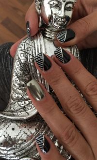 Chrome Nägel in schwarz / weiss Nageldesign