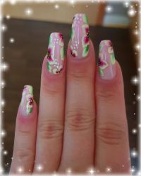 Cover Gel Rosè mit One Stroke Blüten und Blättern Nageldesign