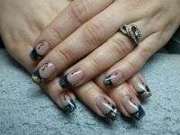 dunkelblaue-lila-blattgold nägel Nageldesign