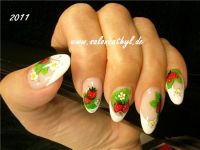 Erdbeeren Nageldesign