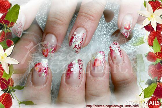 Erdbeerzauber Nageldesign - Feenstempel und Erdbeerfimos Nailart