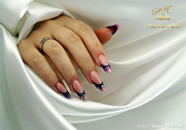extravagantes, elegantes Design blau-pink mit Glitzer Nageldesign - modellage mit gel Nailart