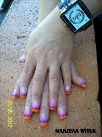 Flamen muster , orange, pink und blau Nageldesign