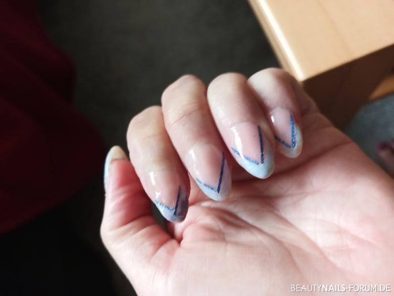 French mit Folie Nageldesign blau - Versuch French mit Folientechnik zu machen. Leider haben die Nailart