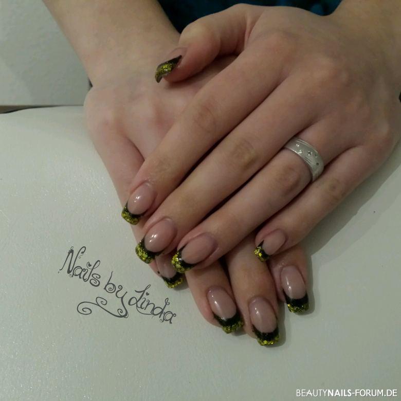 French schwarz mit goldenem Glitzer Nageldesign - Hab mal wieder meine eigenen Nägel gemacht Gele sind von Jolifin Nailart