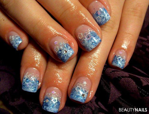 frostige Winternägel :) Nageldesign - Pearly blue Farbgel von NC, blaues & weißes Glitter, Stamping Nailart