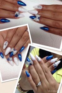 Fullcover blau / weiss Nageldesign