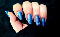 Fullcover Lila-Blau mit silber Stamping / Kristalle Nageldesign