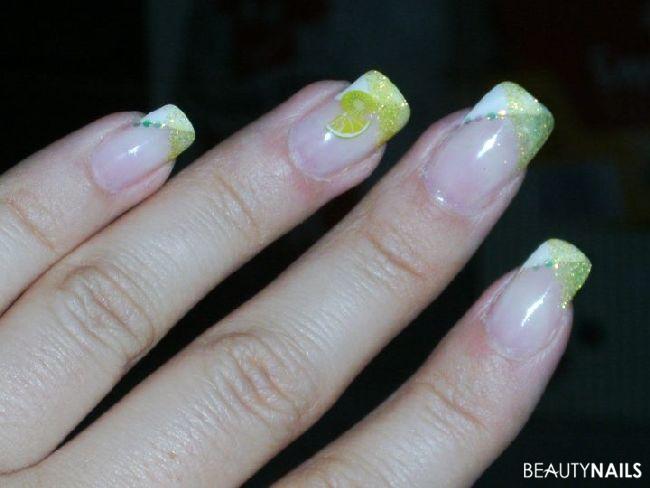 Gelbes Glitter mit Früchten Nageldesign - Leider sehen die Nägel auf dem Foto etwas anders aus, als sie Nailart