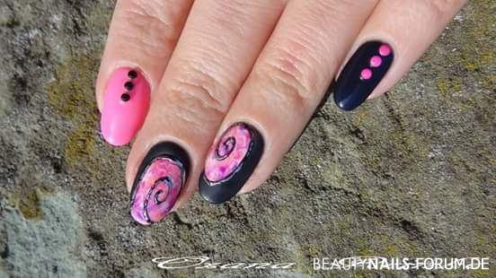 Gelish / Gellack - Schwarz mit Pink Nageldesign - Gelish ( Harmony Gellack) auf Naturnägel  mit abstrakten  Nail Nailart