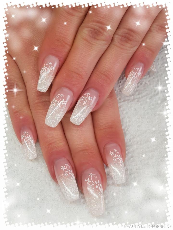 Glitter Babyboomer Nageldesign weiss - Babyboomer mit Fairy Dust und Stamping Nailart