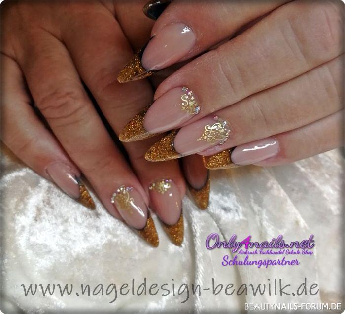 Goldige Acryl Gel Nägel - French Manicure Nageldesign gold - Acryl Gel mit Strass und gold   Bea Wilk Nagelstudio Beckum Nailart