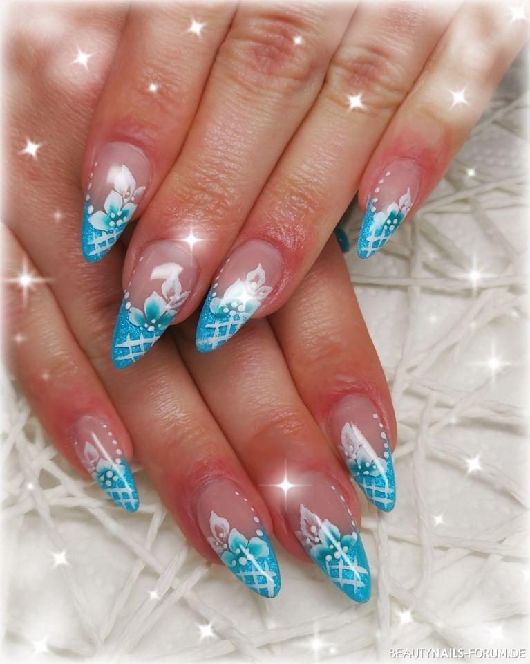 Hellblau Glimmer mit One Stroke Blumen Malerei Nageldesign