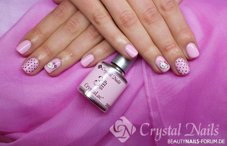Hello Kitty Design in rosa Nageldesign - 3step Crystalac vom Crystalnails (Rosenquartz) mit Hello Kittys Nailart