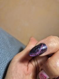 Magnetic Gel-Lack in Lila Nageldesign
