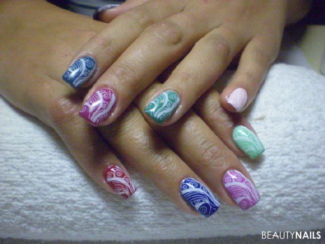 Mal was anderes Nageldesign - Jeder Finger eine andere Farbe mit stamping, alles full size Nailart