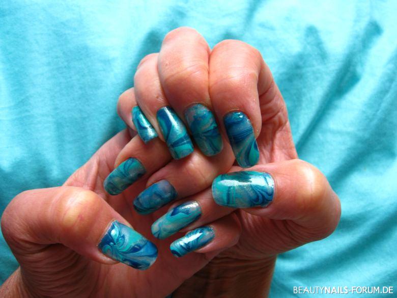 Marmoriert in blau und türkis Nageldesign blau türkis -  Nailart