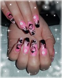 Modellage im Girly-Look mit "Hello Kitty" Motiv Nageldesign