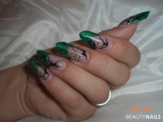 Nachtschicht Edge Nageldesign