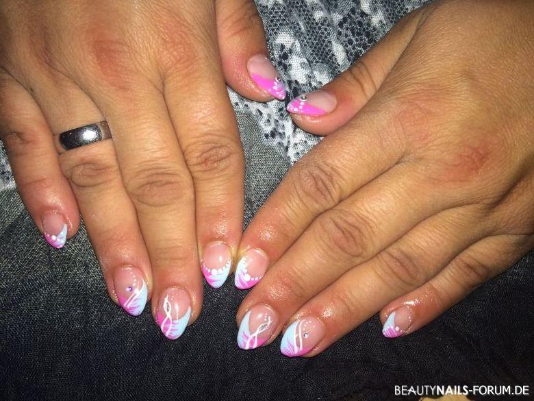 Nails Pink hellblau
