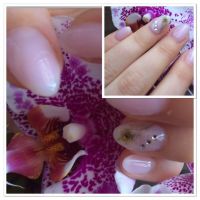 Naturell mit Pfauenauge Nageldesign