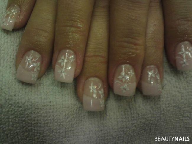 Pastell Rose Gelnägel mit Stamping Nageldesign -  Nailart