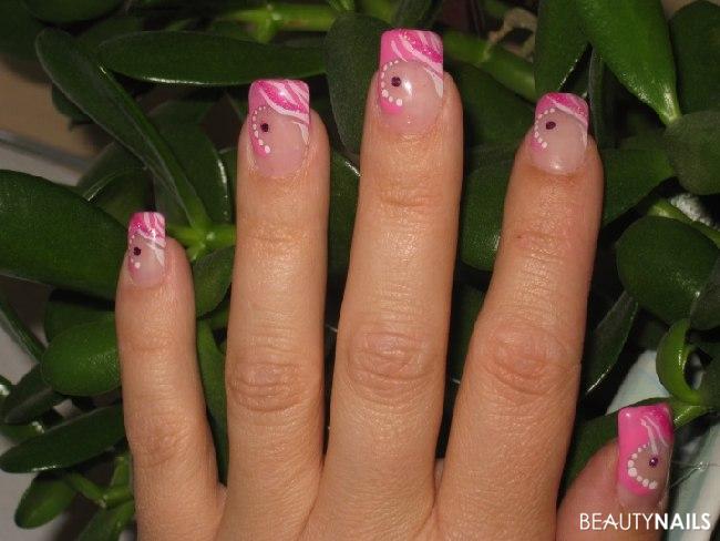 Pink - meine aktuellen Nägel Nageldesign - Pinkes French, Konad Stempel, Straß und a bissle Glitzer   Nailart