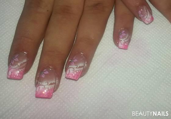 pink und weiß Nageldesign - Pink und weißes Airbrush Nailart