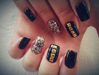 Rockn-Roll Nails mit Gold und Schwarz Nageldesign