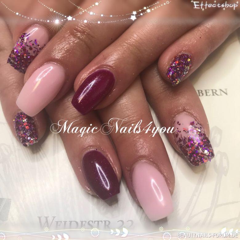 Rot und rosa mit Glitzerpailletten Nageldesign rot rosa -  Nailart