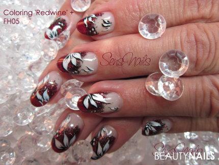 Rote Herbst-Gelnägel mit Blümchen Nageldesign - CariLou Moulding clear, French Redwine + Rohglitter CariLou FH Nailart