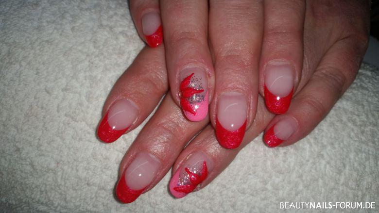 rotes French mit roter Blume Nageldesign -  Nailart