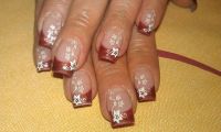 Rotes French mit Stamping Nageldesign