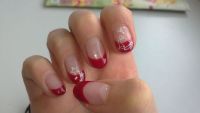 rotes French mit Weihnachtsstamping Nageldesign