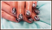 Schwarz mit Airbrush Nageldesign