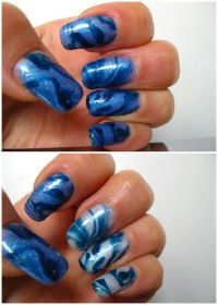 Thermogel in Blautönen mit Water Marble Nageldesign