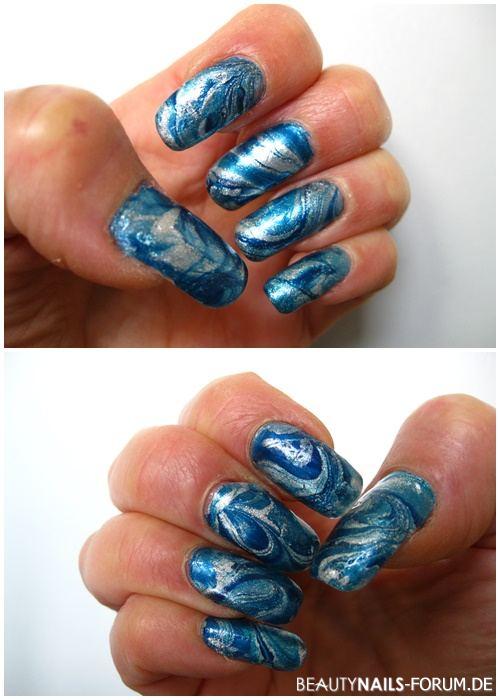 Türkisblaue Water Marble Nägel