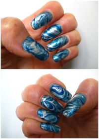 Türkisblaue Water Marble Nägel Nageldesign