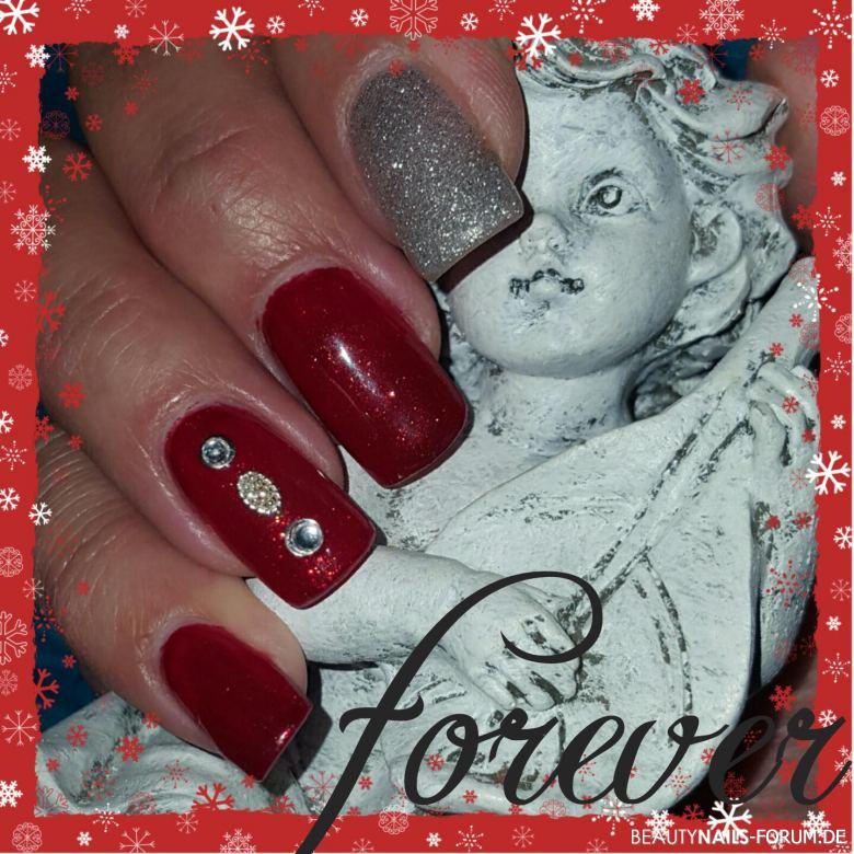 Fullcover in rot mit Steinchen Winter & Weihnachten rot - Ich muss diese Nägel einfach posten. Ich mache seit 3 Jahren Nailart