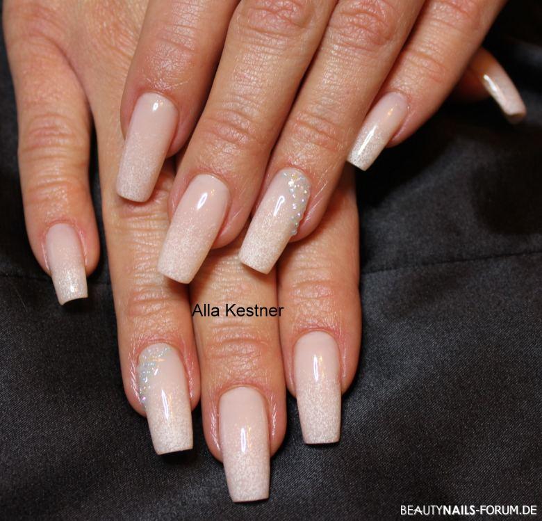 50 Weisse Nagel Mit Nageldesign 21