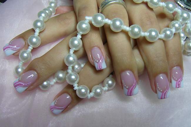 weiß pink BlackBeauty Nails in Nageldesign