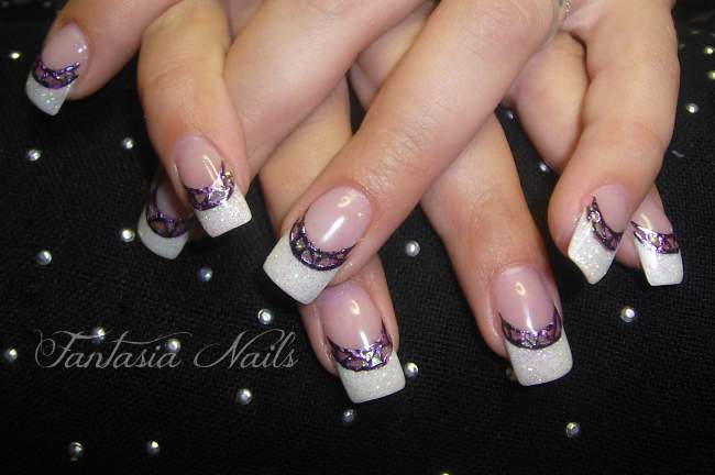 french white,Glitzerpuder,shellyeinleger,first gel+fliederfolie Bilder von Nail Art Folie in Nageldesign