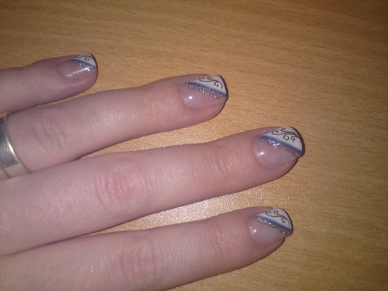linke hand einemal neue nägel von mir an meiner eigeinen hand in Anfänger Nageldesign