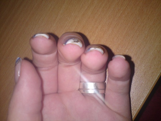 links tunnel einemal neue nägel von mir an meiner eigeinen hand in Anfänger Nageldesign