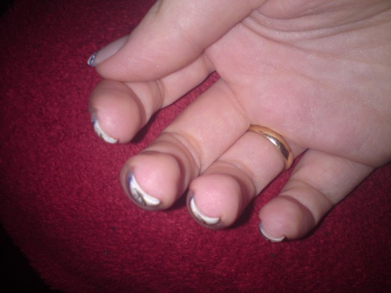 rechts tunnel einemal neue nägel von mir an meiner eigeinen hand in Anfänger Nageldesign