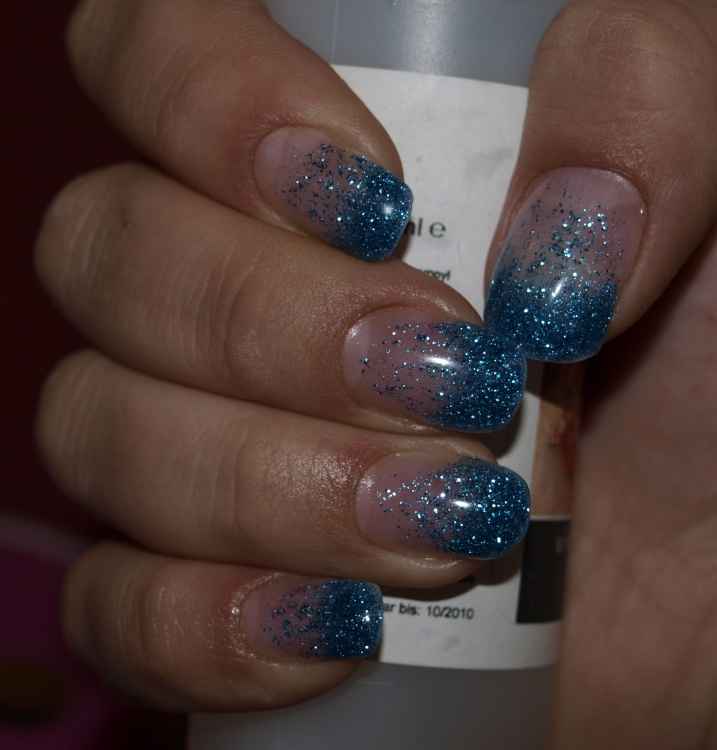  Blauer & lila Glitzer Gelnägel - erster Versuch in Anfänger Nageldesign