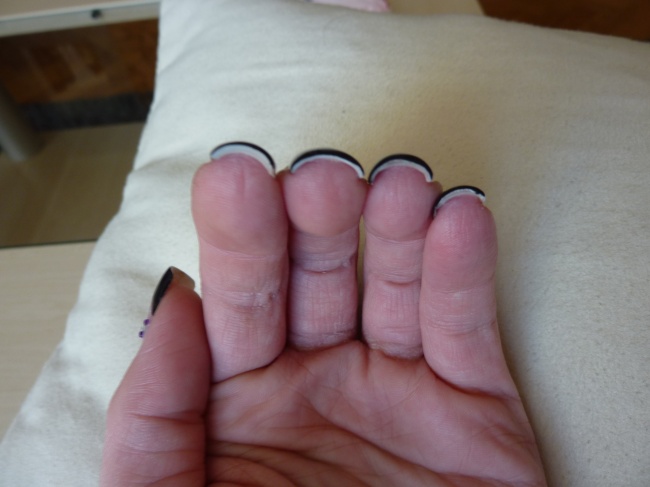  Anfänger schwarz weiss:) in Anfänger Nageldesign